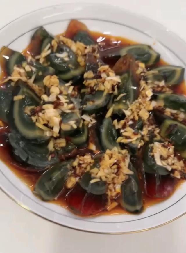 林更新直播烧鱼汤,认真下厨的林狗太帅了!盘子跟奶奶家用的一样