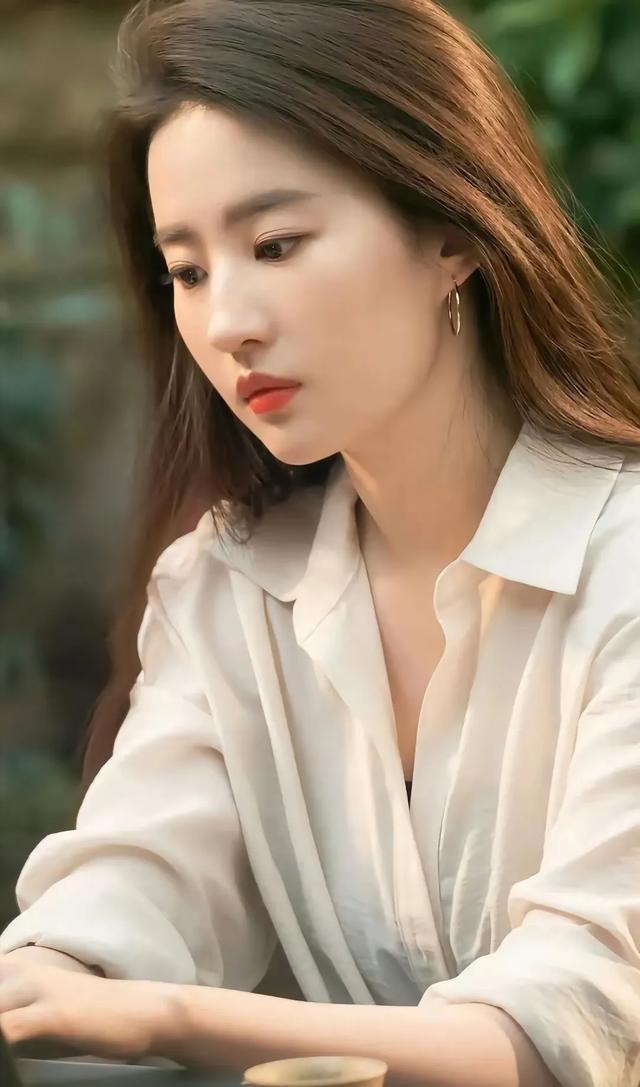 六位珠圆玉润的女星,刘亦菲第二,郝蕾第五,谁是你心目中的第一