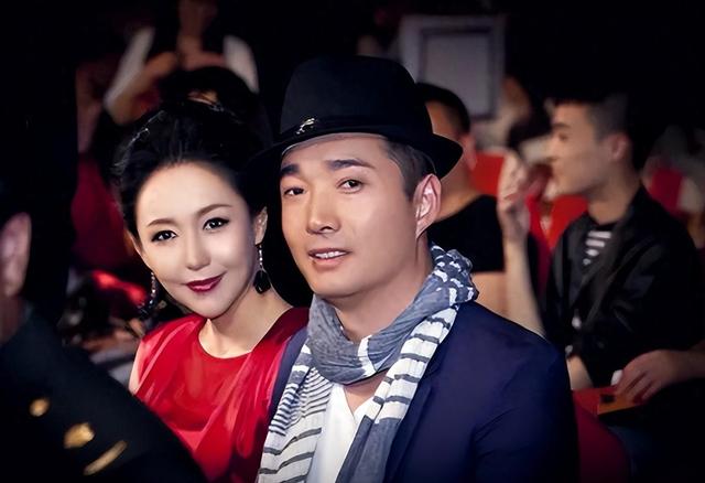 机修工平民影帝李易祥,和女星曾黎分手,转身娶韩国美女为妻