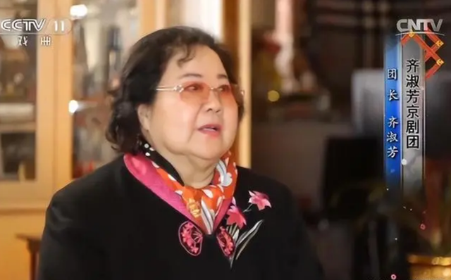 吃里爬外，赴美不归？她带领30名演员选择留美，如今老了回来了