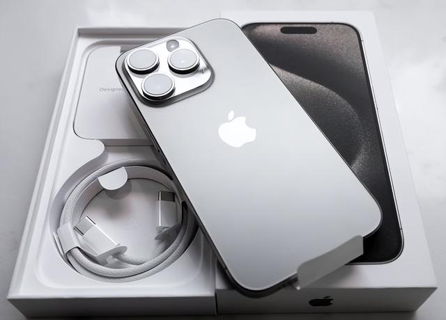 8月国内单机畅销Top10，前三归iPhone，华为无机型上榜
