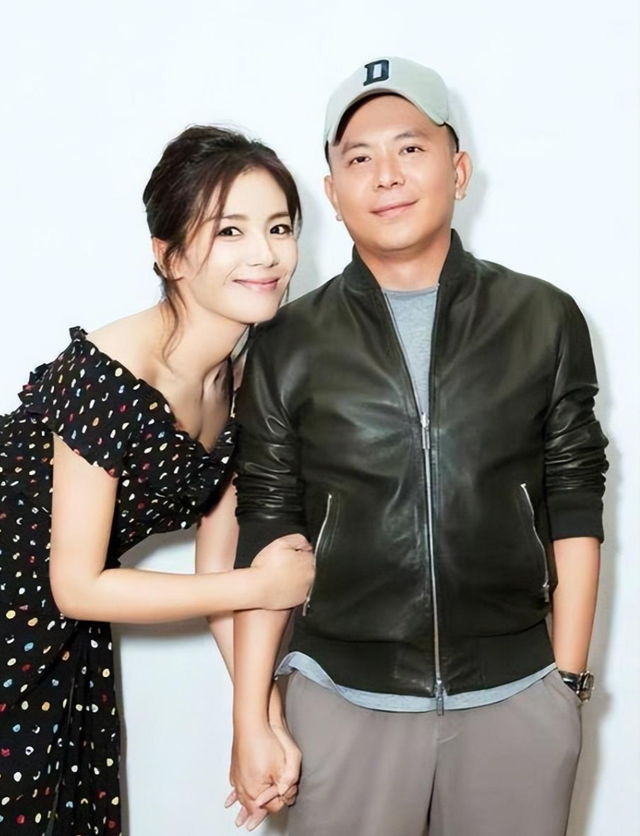 25年前王力宏拍的娃哈哈广告，谁注意到女配？如今火得一塌糊涂