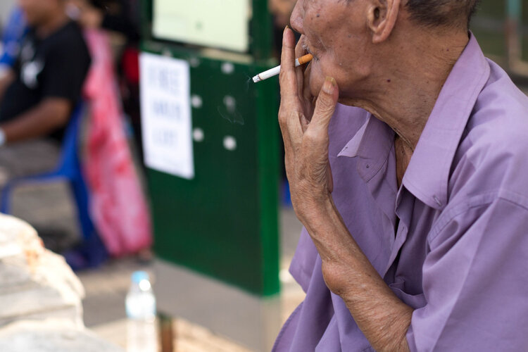 老人戒烟，相当于“作死”？人老了还要不要戒烟？一次性讲清楚