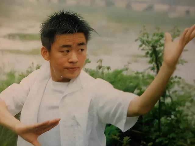 横店群演们为了一个角色挤破头,宁愿月薪三千不愿上班