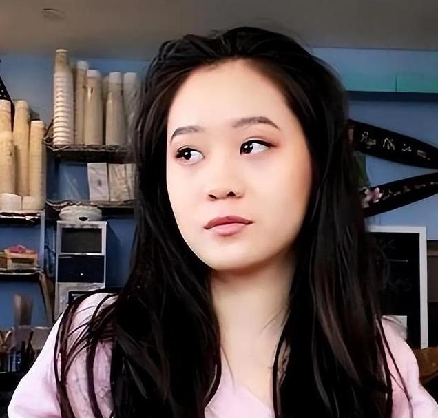 李思坦言:生父李连杰抛弃我和妈妈,如果可以的话我不想当他女儿