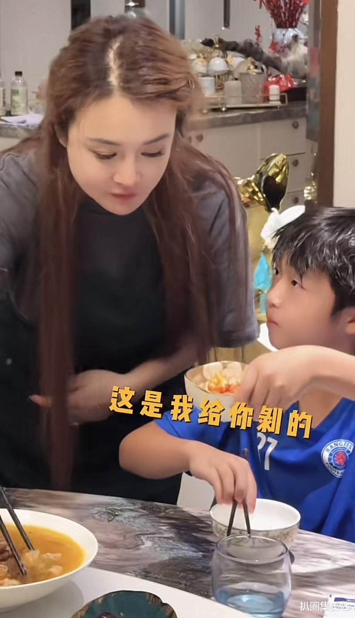 养三个儿子,冉莹颖是怎么做到不抓狂的?我被她家的气氛彻底击败