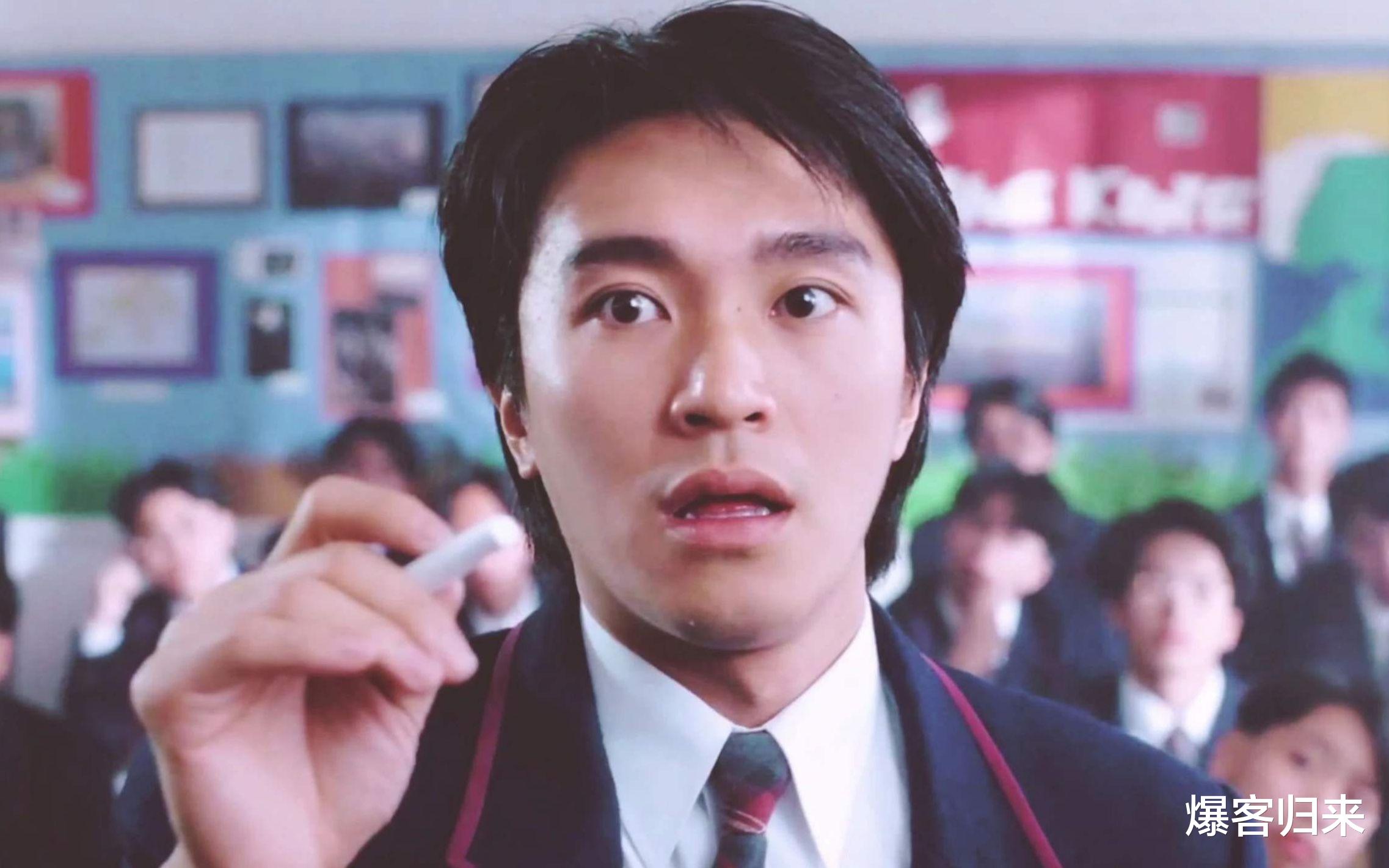 周星驰白发显老态,与甘比合照曝光,影迷期待其银幕再现