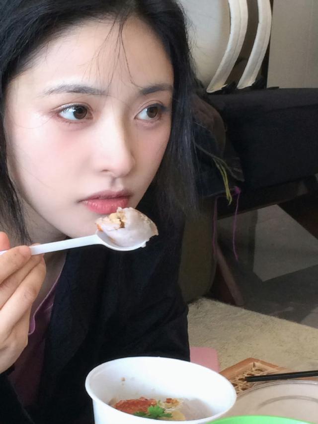 在中国不火的沈月,却在国外红到发紫!惠英红的话,终于有人信了