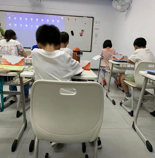“贵的越来越离谱”的8样东西,普通人根本没法买,看完太扎心!