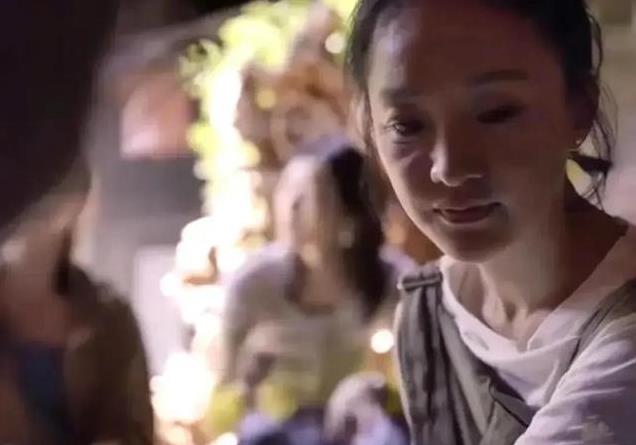 无滤镜现原形,热巴香肠嘴,高圆圆两层游泳圈,杨坤成行走的石像