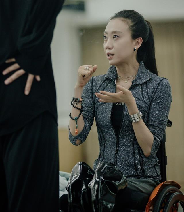 前夫患病手术，小三终身瘫痪，如今才发现，名模马艳丽赢麻了