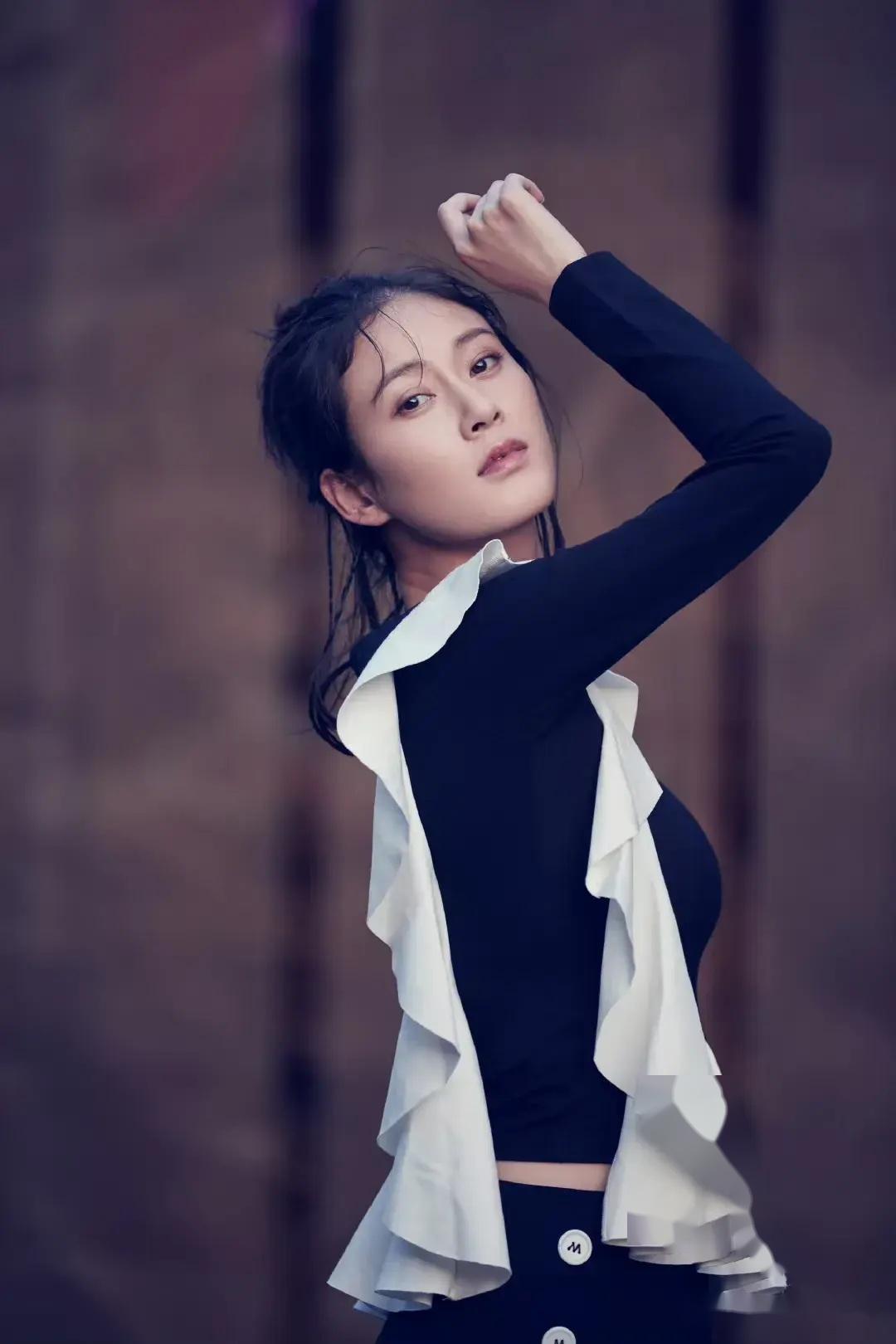 《庆余年》柳姨娘赵柯:剧中最美后妈,年轻时惊艳四座,性感迷人