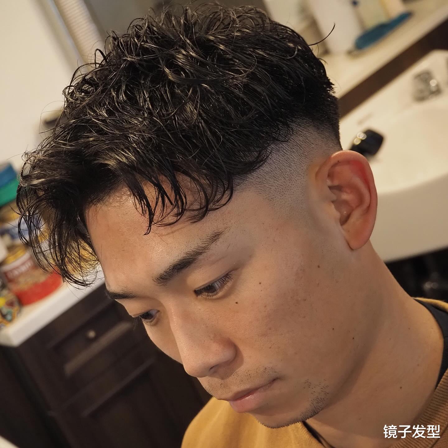 男士爆款发型来了,圆寸头,飞机头,周边光发型,两侧铲短烫发