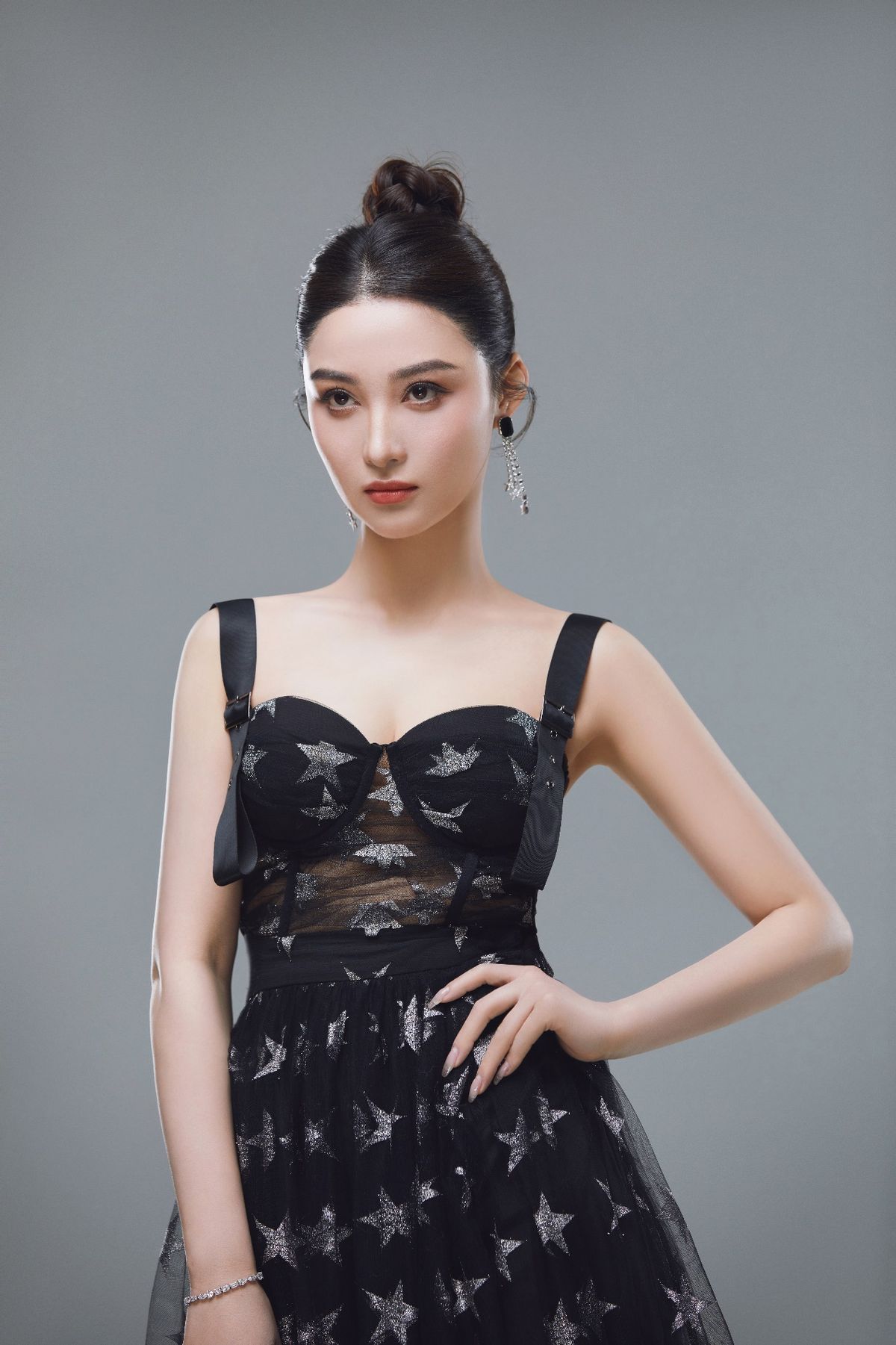 孙嘉璐回归《超新星运动会5》?上次拿射箭第一,这回玩掼蛋!