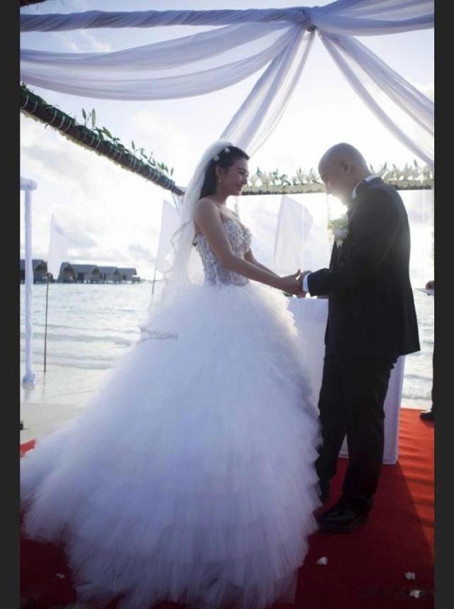 除夕官宣 初一分手！张雨绮创内娱纪录 排到法国的男人 只能活一天？