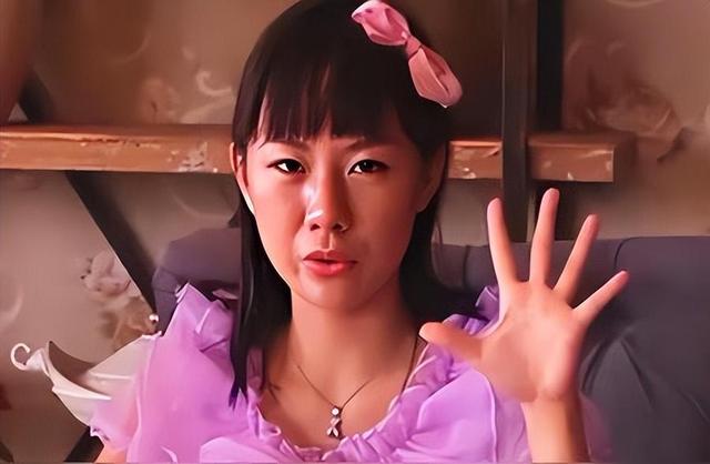 2014年，那个扬言“非5000万富二代不嫁”的周兰君，如今嫁了吗？