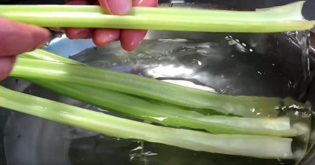 9月使劲吃它,中老年一周3次,养阴润肺,清心安神,一觉睡到天亮