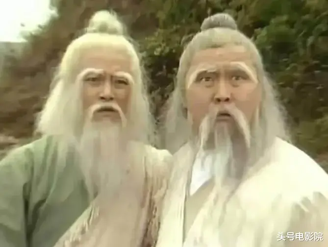 老戏骨坐轮椅!83版射雕老顽童周伯通晚年住养老院,女儿女友消失