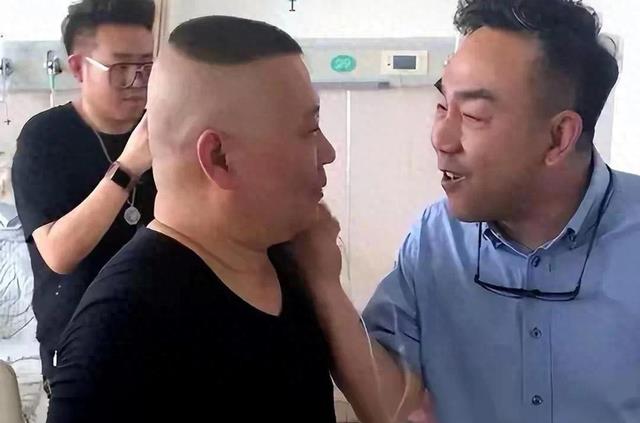 杨议,在曹云金直播间,刷跑车跟人争榜一,曹云金拦都拦不住!