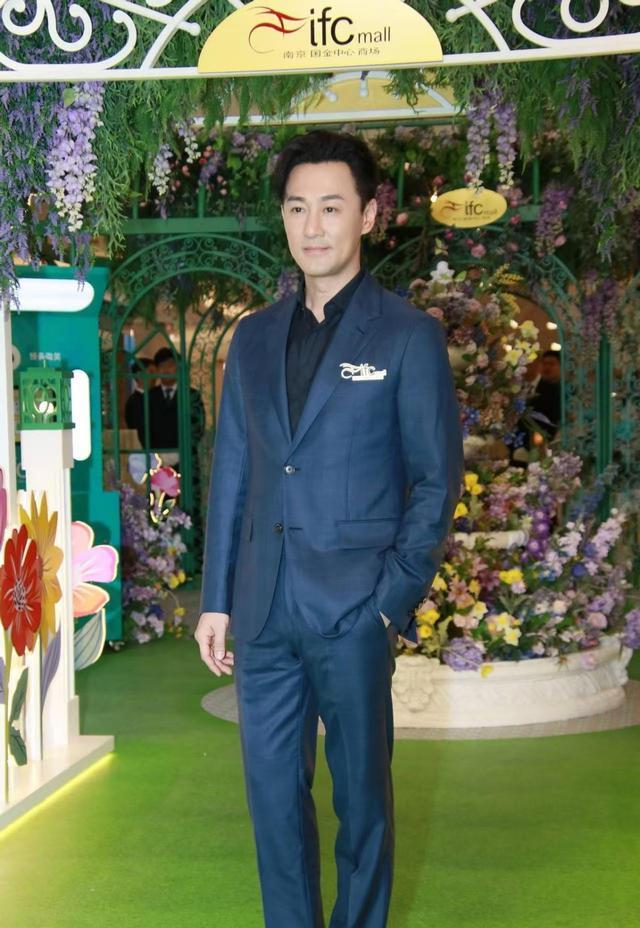 表面是艺人，实际是阔少的4位男明星，混的不好就得回家继承家产