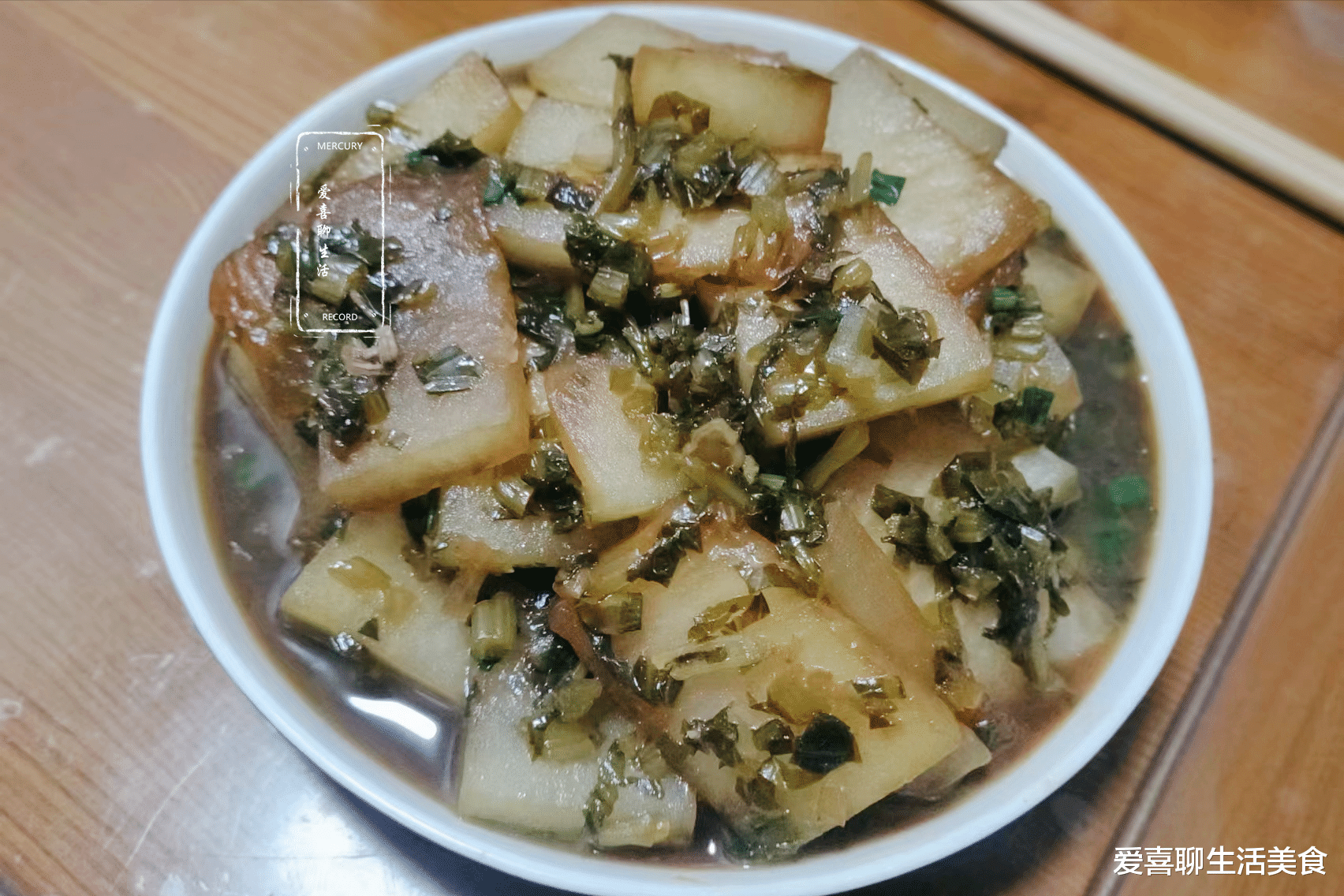 夏天这菜敞开吃，2块一斤的菜王，加点酸菜一起焖，酸爽开胃软糯多汁真好吃！