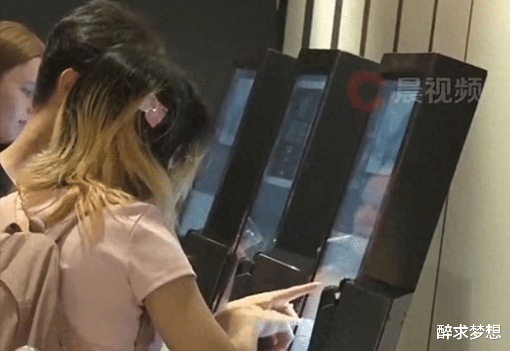 《哪吒2》在澳大利亚场场爆满,网友:国家表态了,可能真破200亿