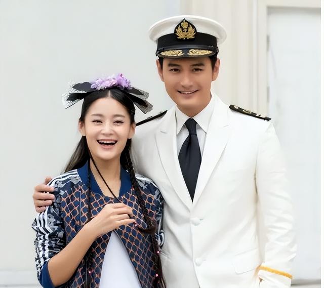 戏里是一对母子，戏外她倒追“儿子”5年，婚后生下双胞胎