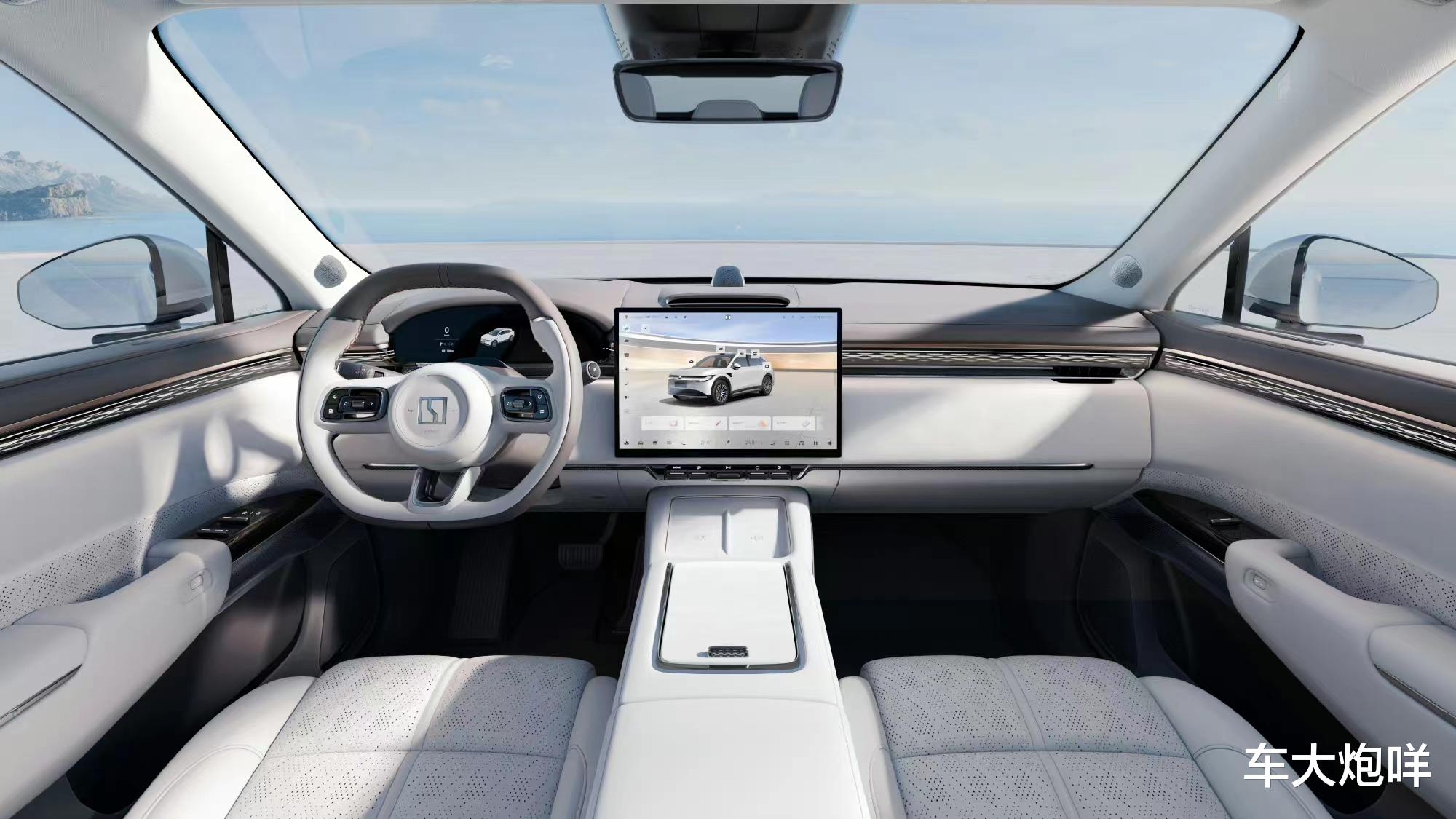 这下放心冲了吗?极氪高管:极氪7X所有硬件一年之内无升级计划