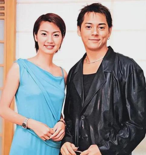 娶“老女人”的5位男星,一个比一个长得帅,是真爱还是另有所图