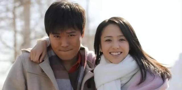 和陈思诚离婚三年!佟丽娅深夜晒照引热议!网友:幸亏当时离了