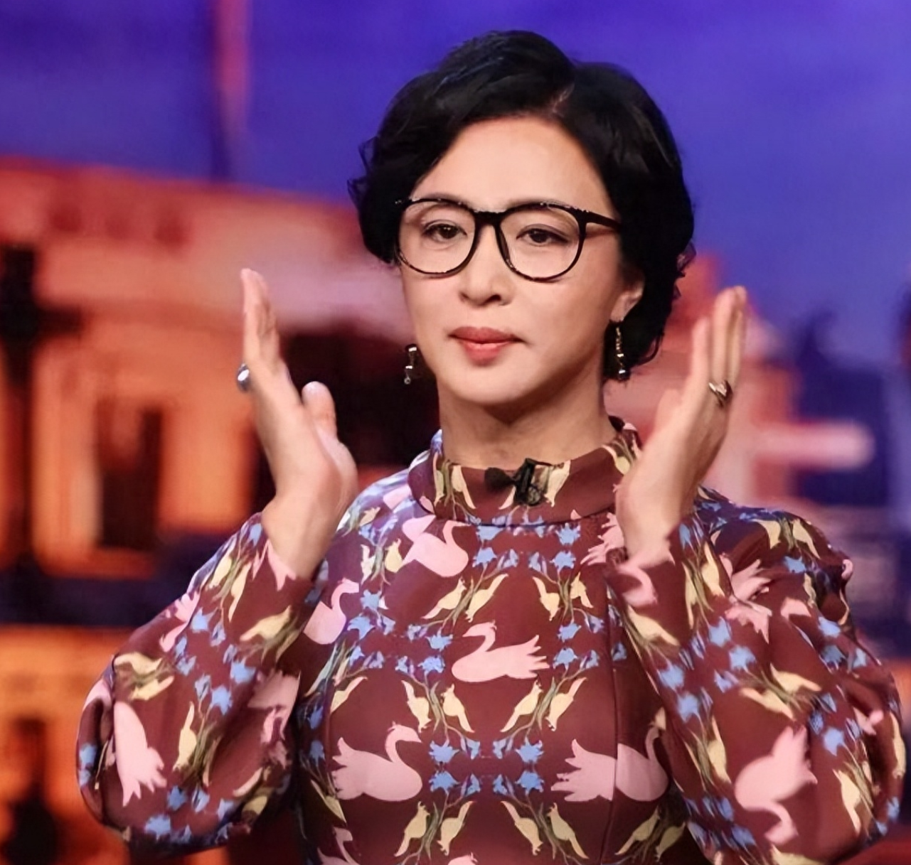 55岁金星:做女人“后遗症”日渐严重,令老公汉斯有苦讲不出