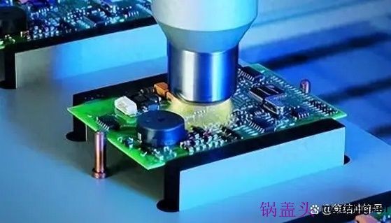 中国光刻机突破：自主创新与全球科技竞争新格局