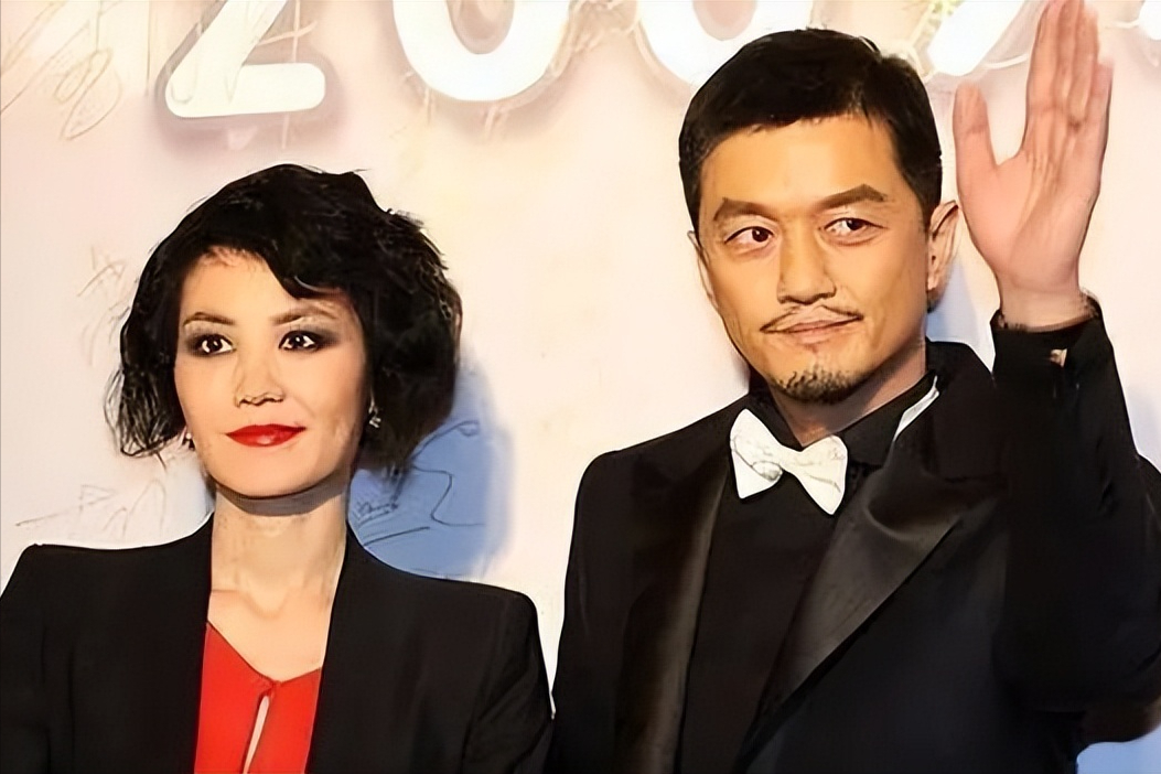 窦靖童:妈妈过的很好,但落魄的父亲,却是我每天的牵挂!