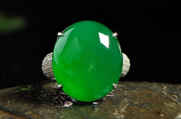 绿玉髓与翡翠的区别，你了解吗？应该如何鉴别？建议收藏！