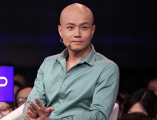 移居美国,开豪车住豪宅,48岁的乐嘉,已经被迫走上了另一条大道