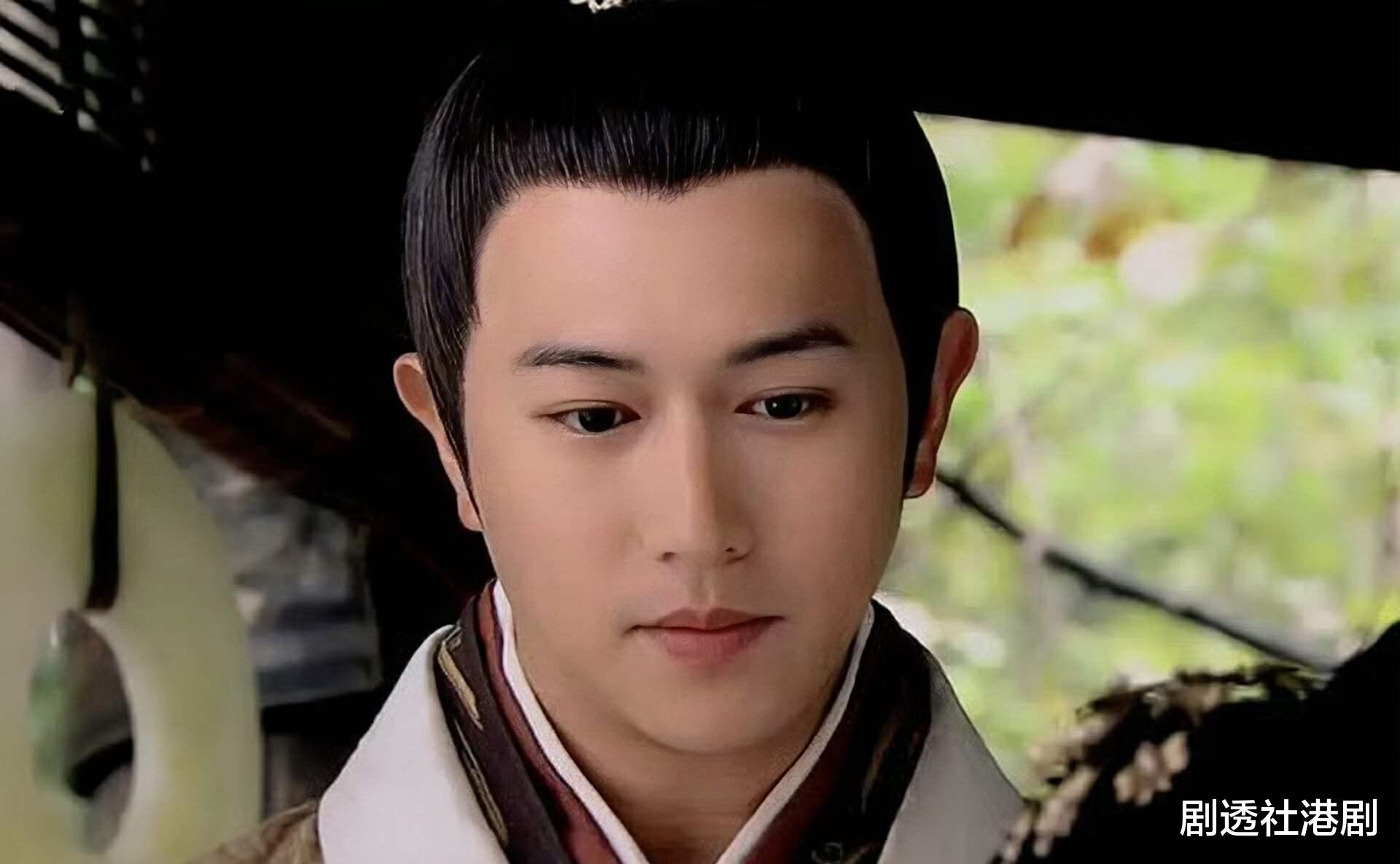 一路走好!香港知名男星父亲不幸离世,亲自目送灵柩推入火化炉