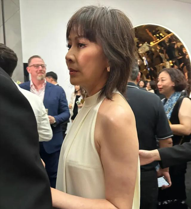 本以为他们退休了,没想到已老的不成样子, 这20位明星面相真吓人