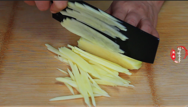 “中伏不吃酸，走路打窜窜”，7月25中伏，多吃这4样，开胃有精神