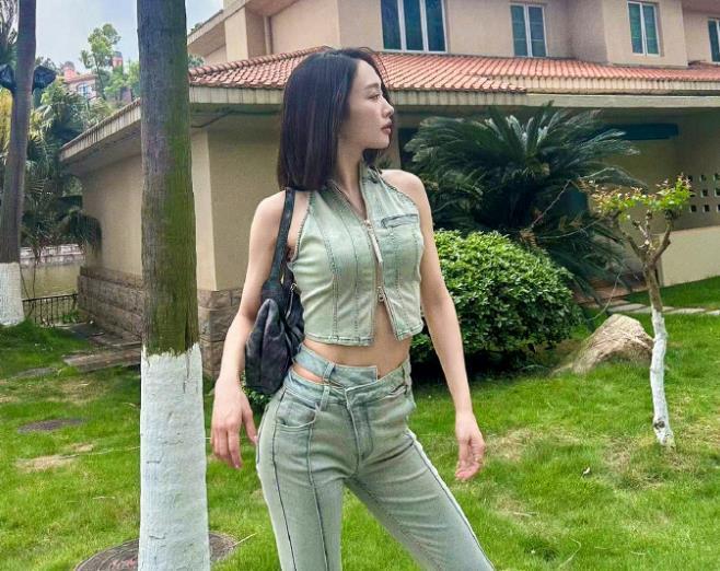 韩国知名女团爱豆,拍摄《乘风2024》时受伤,目前正在接受治疗