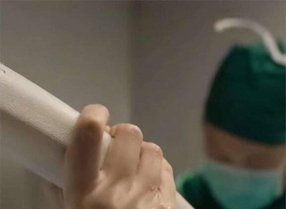 生孩子请别乱演！头发黏腻、青筋暴起，刘亦菲带来了教科书式演技