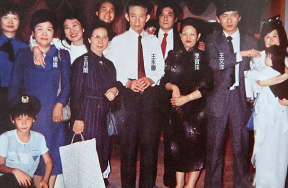 19岁报恩嫁老板，婚后才知其早有妻子，她养大5子弃百亿家产离开