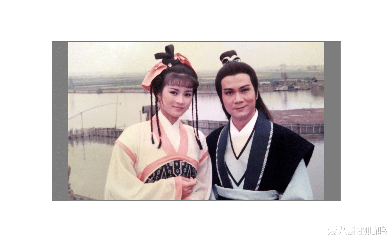 74岁港星揭开泰国遮羞布，自曝去泰国演出时，曾亲眼目睹枪战