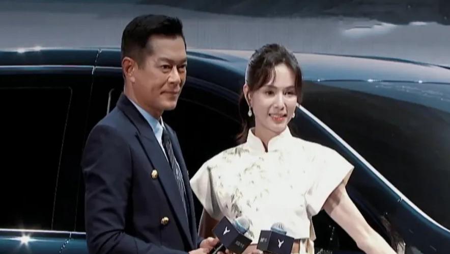 “神雕CP”29年后再合作，古天乐两度让李若彤难堪，还被嘲脸崩