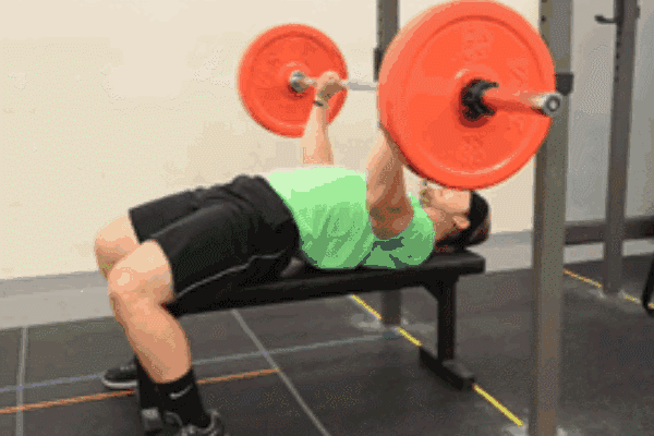 谈卧推90公斤能算是什么水平?