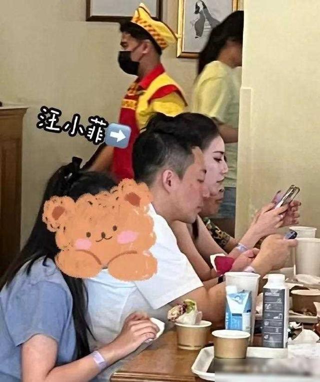 大S女儿状态惹心疼，驼背严重穿着土气显忧郁，父母离婚伤害太大