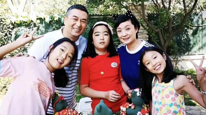 突发！曝张嘉译王海燕离婚，知情者曝离婚原因，最后同框画面曝光