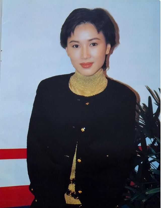 “亚视一姐”陈秀雯,被渣男老公骗光家产,如今61岁落寞街头