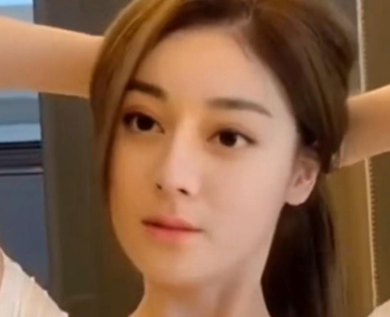 AI换脸太离谱!杨幂刘亦菲卖货,已故明星被复活,家属难以接受