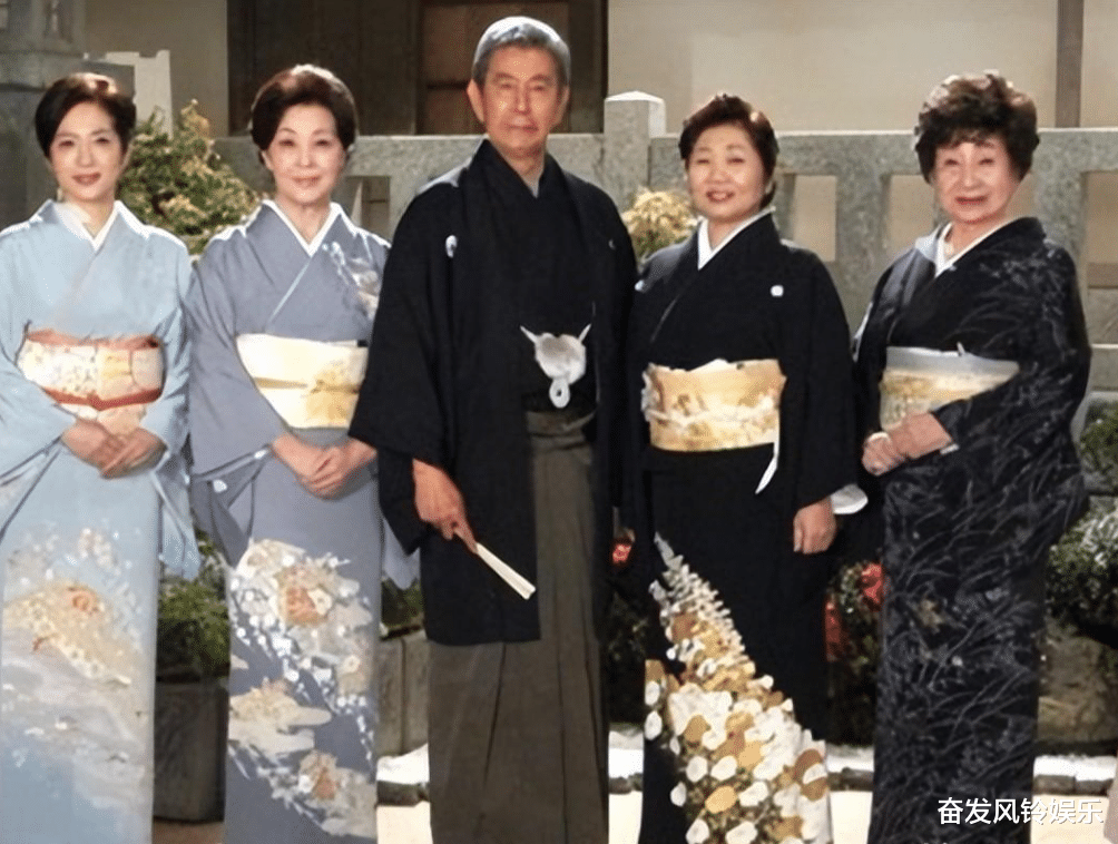 陪伴妻子40年,83岁弥留之际另娶初恋,他称“我一直想这样做”