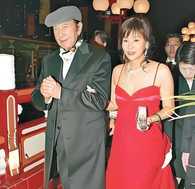 赌王家的未解之谜!一个四处留情的爹,怎么会生出三个大情种?